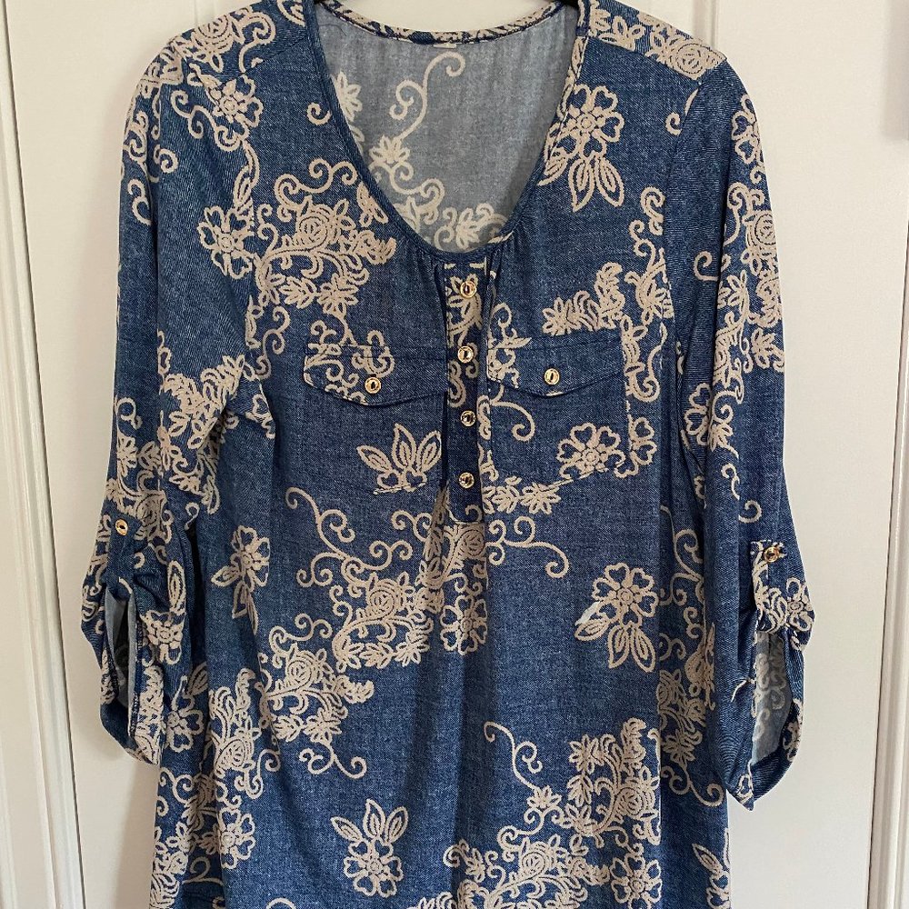 Women's Blue and White Top